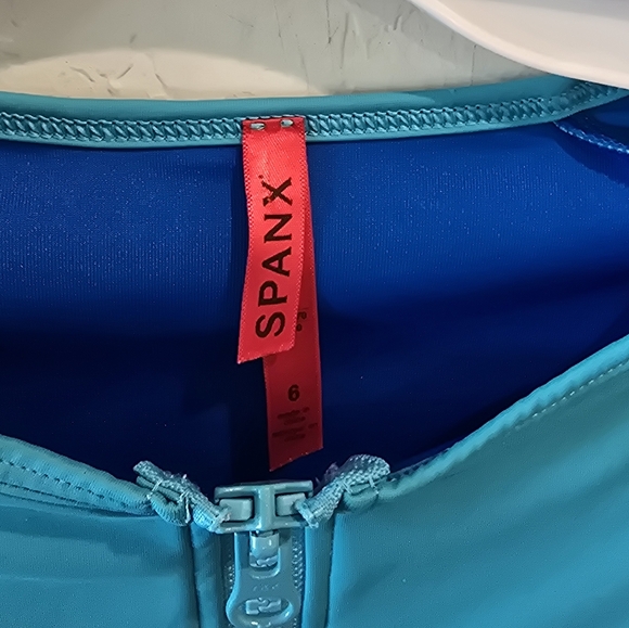 SPANX Long Sleeve 1/2 Zip One Piece Swimsuit Rashgaurd Blue 6 - Picture 3 of 4